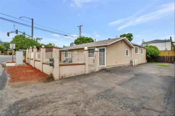 Lakeside, CA 92040,12004-06 Winter Gardens Dr