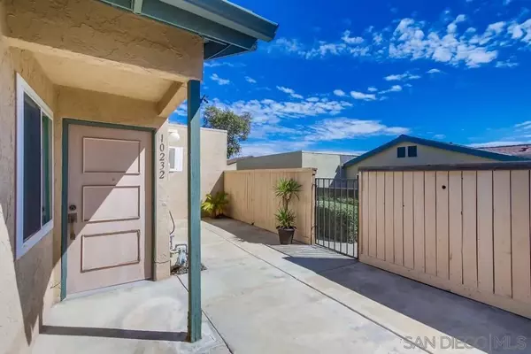 Santee, CA 92071,10232 Princess Sarit Way
