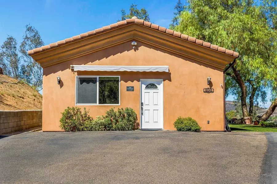 18049 Old Coach Rd, Poway, CA 92064