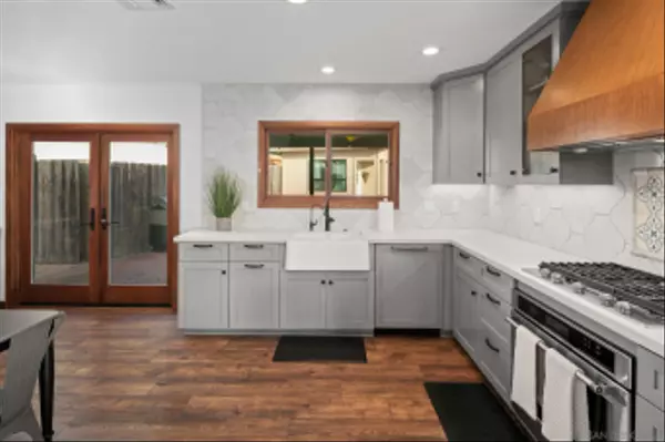 San Diego, CA 92117,4407 Dakota Drive