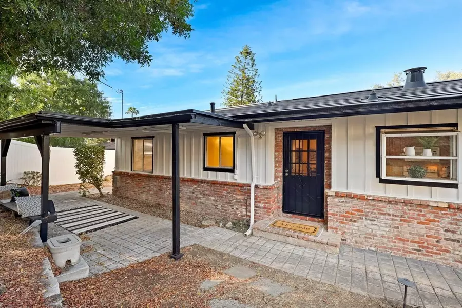 3918 Calavo Dr, La Mesa, CA 91941