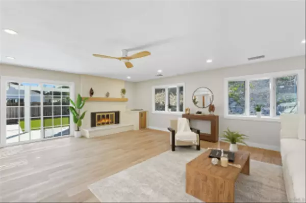 Poway, CA 92064,13340 Arikara Dr