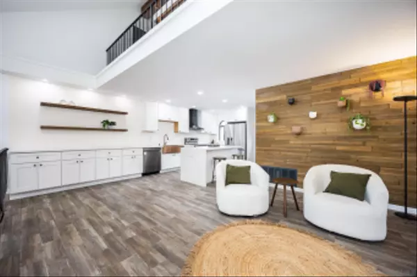 San Diego, CA 92103,3568 Front St #D