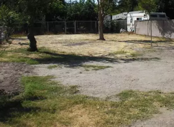 Riverside, CA 92509,3925 Mennes