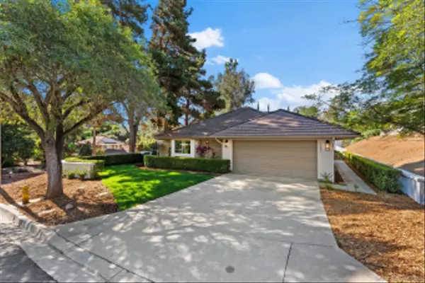 Escondidio, CA 92025,733 Mockingbird Circle