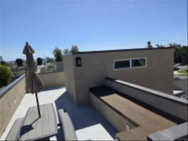 San Diego, CA 92109,2114 Felspar St