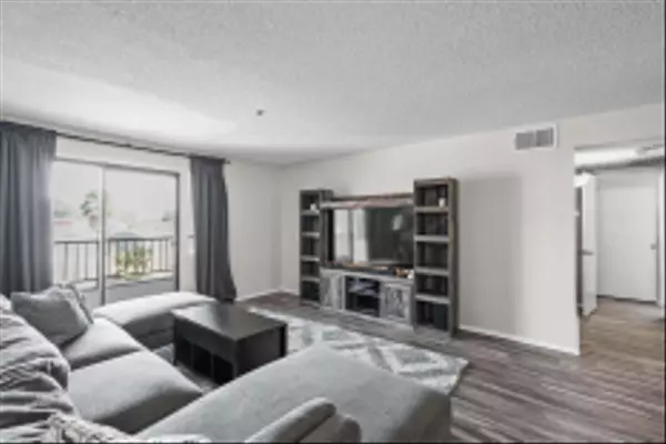 San Diego, CA 92115,5985 Dandridge Ln #103