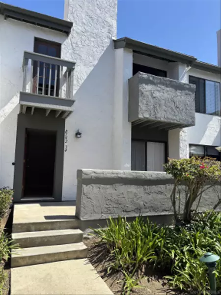 8742 Villa La Jolla Dr #34, La Jolla, CA 92037