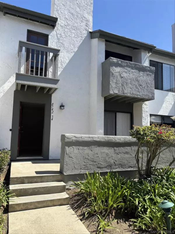 8742 Villa La Jolla Dr #34, La Jolla, CA 92037
