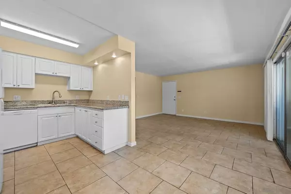 San Diego, CA 92120,6911 Alvarado Rd #20