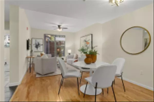 San Diego, CA 92101,1150 J #104