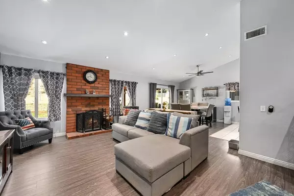 Lakeside, CA 92040,13872 Jack Oak Ln