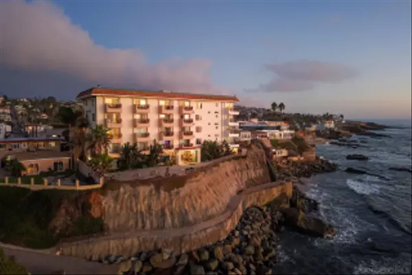 San Diego, CA 92107,4878 Pescadero Ave #403