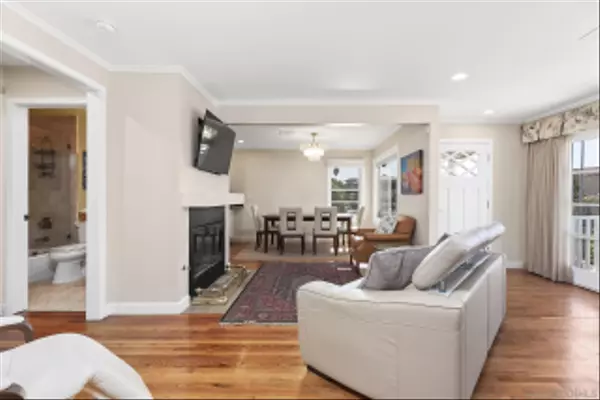 La Jolla, CA 92037,5741 Chelsea Ave