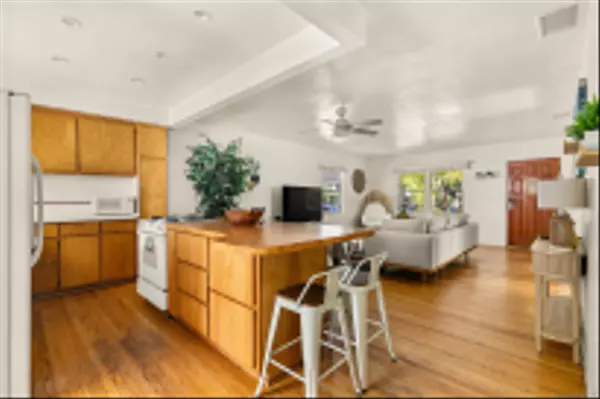 San Diego, CA 92109,3968 Sequoia Street