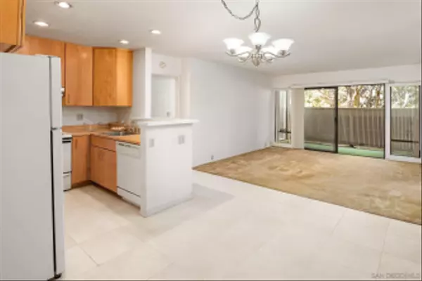 San Diego, CA 92128,12565 Oaks North Dr #115