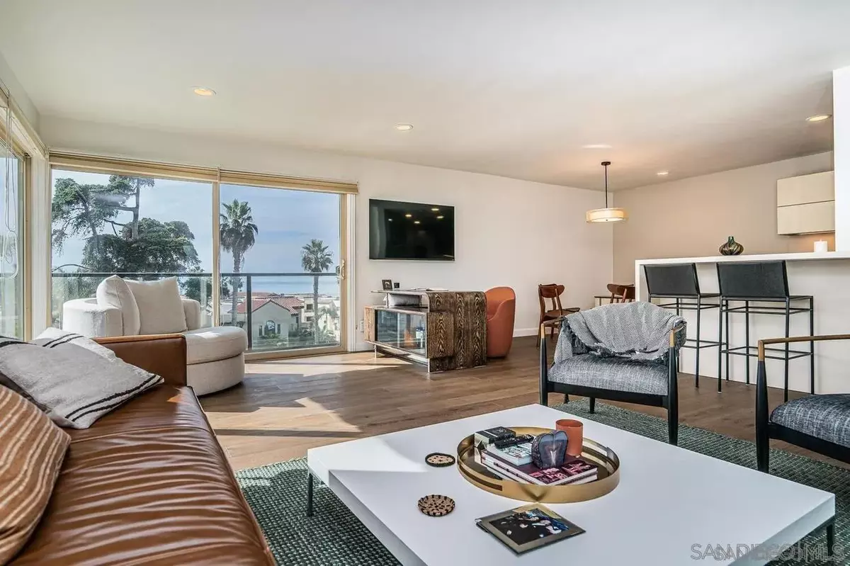 La Jolla, CA 92037,909 Coast Blvd #10