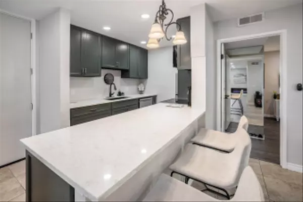 San Diego, CA 92108,6416 Friars Rd #101
