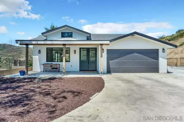 Santee, CA 92071,11132 Summit Ave