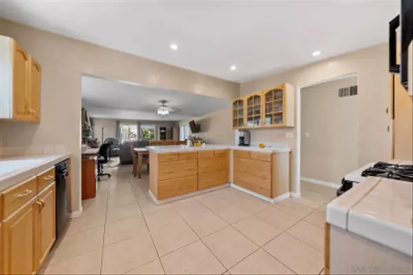 Imperial Beach, CA 91932,718 Oneonta Ave