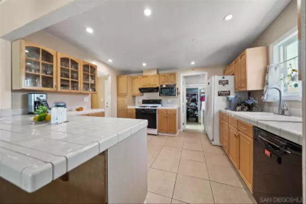 Imperial Beach, CA 91932,718 Oneonta Ave