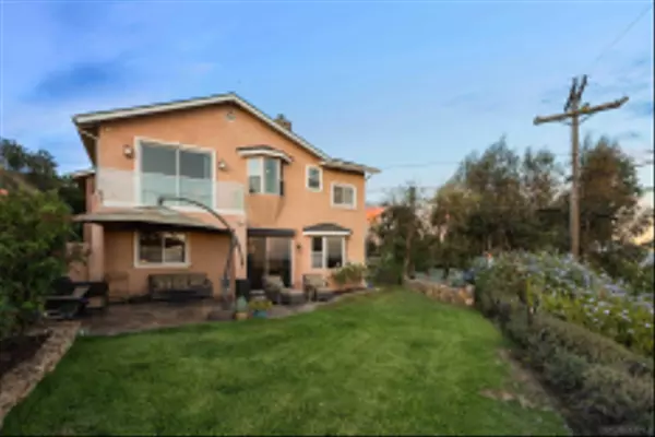 La Mesa, CA 91941,3812 Costa Bella Way