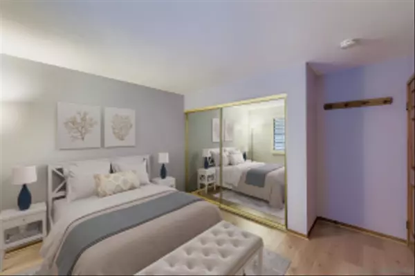 La Jolla, CA 92037,8860 Villa La Jolla Dr #112