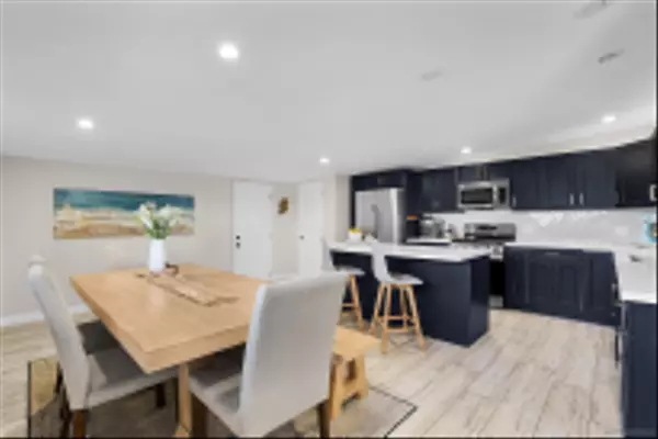 La Mesa, CA 91942,6784 Alamo Way