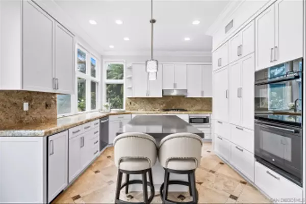 La Jolla, CA 92037,9703 Keeneland Row