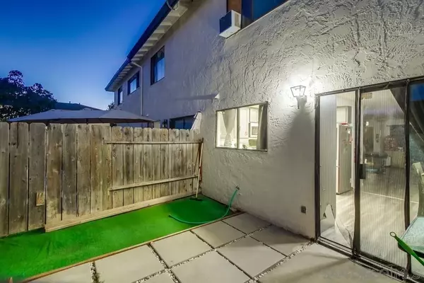 Oceanside, CA 92056,3433 Los Mochis Way