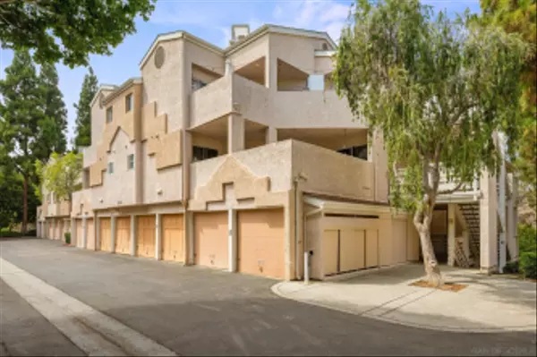 San Diego, CA 92111,7283 Camino Degrazia Unit 11 #11