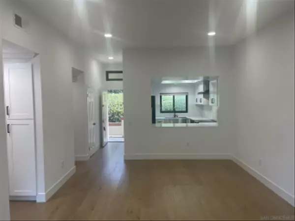 Carlsbad, CA 92010,2832 Winthrop Ave.