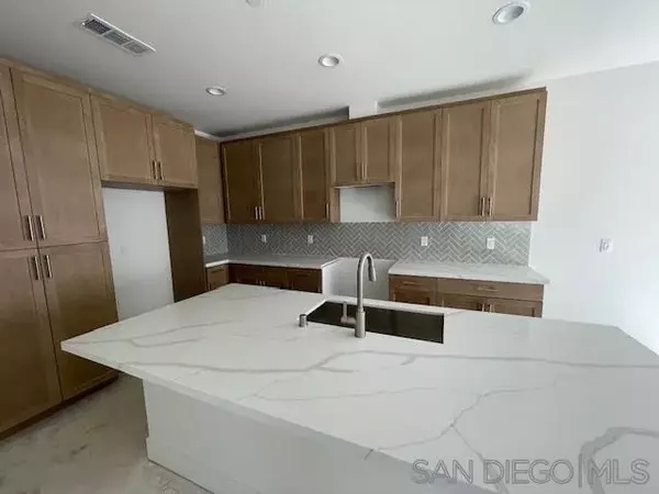 Santee, CA 92071,7711 Jasmine Ct.