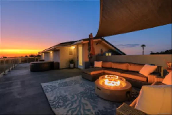 Oceanside, CA 92054,2743 Mesa Dr