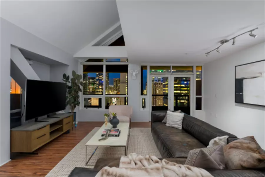 350 W Ash St #1207, San Diego, CA 92101
