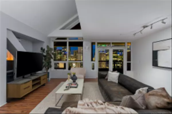 350 W Ash St #1207, San Diego, CA 92101