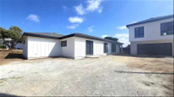 Vista, CA 92083,227 Hill Dr