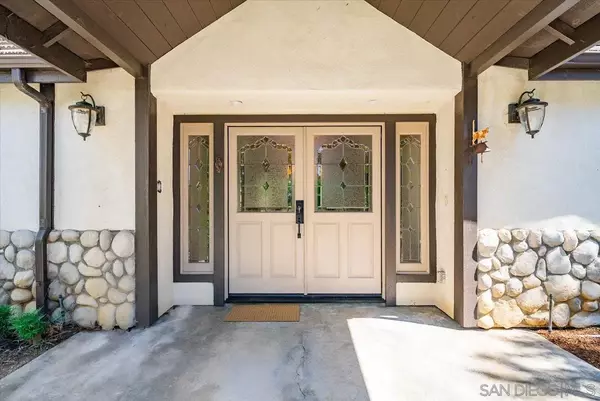 Fallbrook, CA 92028,2114 Vista Valle Verde Dr