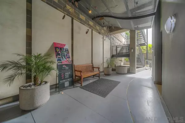 San Diego, CA 92101,777 6Th Ave #404