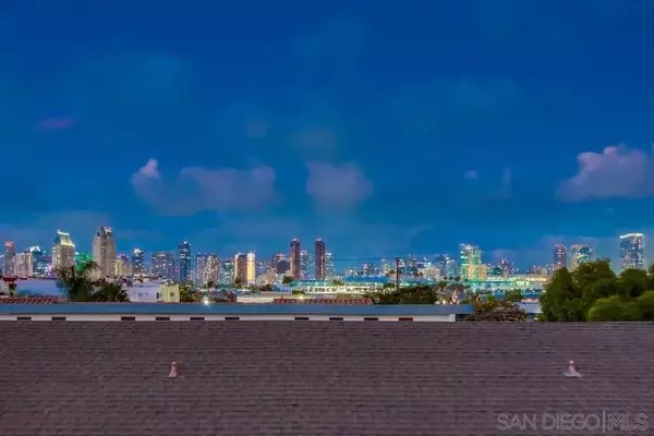 Coronado, CA 92118,240 B Avenue