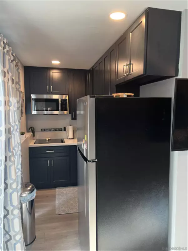 San Diego, CA 92119,8459 Tommy Dr. (Studio)