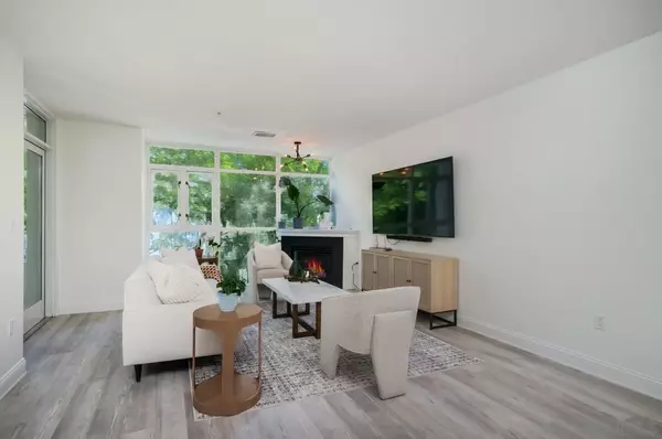 San Diego, CA 92101,850 Beech St #101