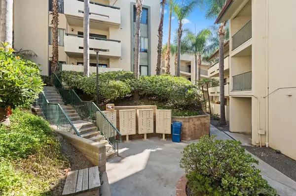 San Diego, CA 92115,5885 El Cajon Blvd #214
