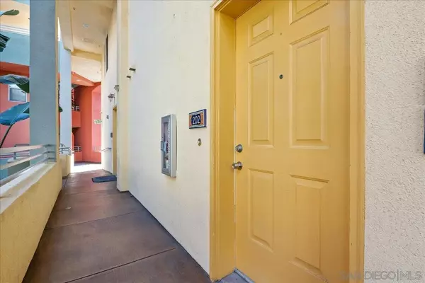 San Diego, CA 92101,1501 India #202