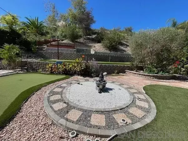 Poway, CA 92064,11704 Eastfield Rd