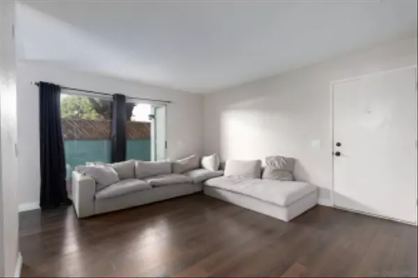 Escondido, CA 92027,1811 E Grand Ave #175