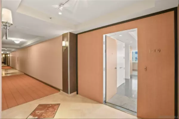 Coronado, CA 92118,1710 Avenida del Mundo #1409