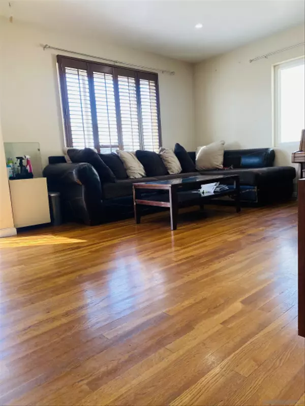 San Diego, CA 92105,2215 Susan Pl
