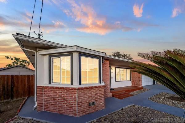 San Diego, CA 92115,6496 Cleo St