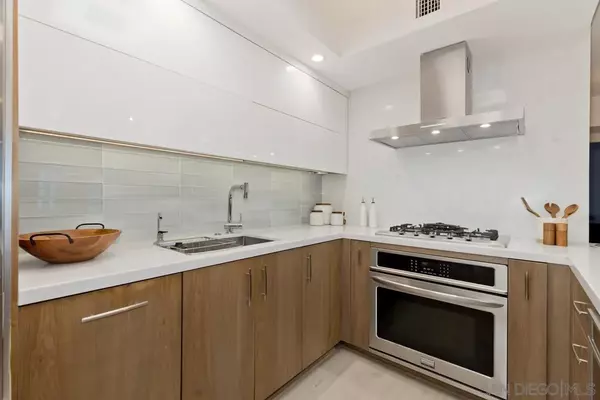 San Diego, CA 92101,500 W Harbor Dr #713